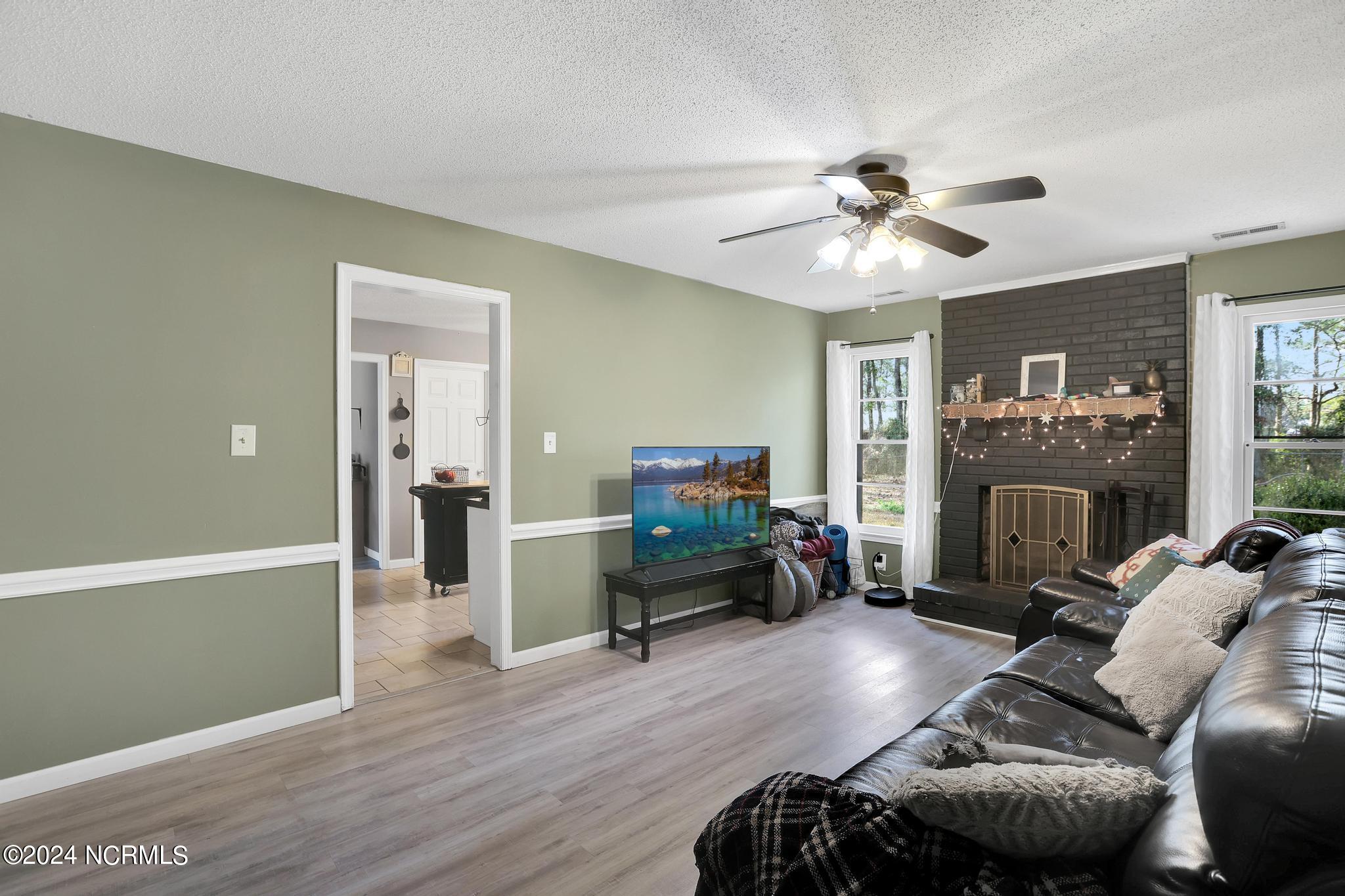 513 W Springhill Terrace