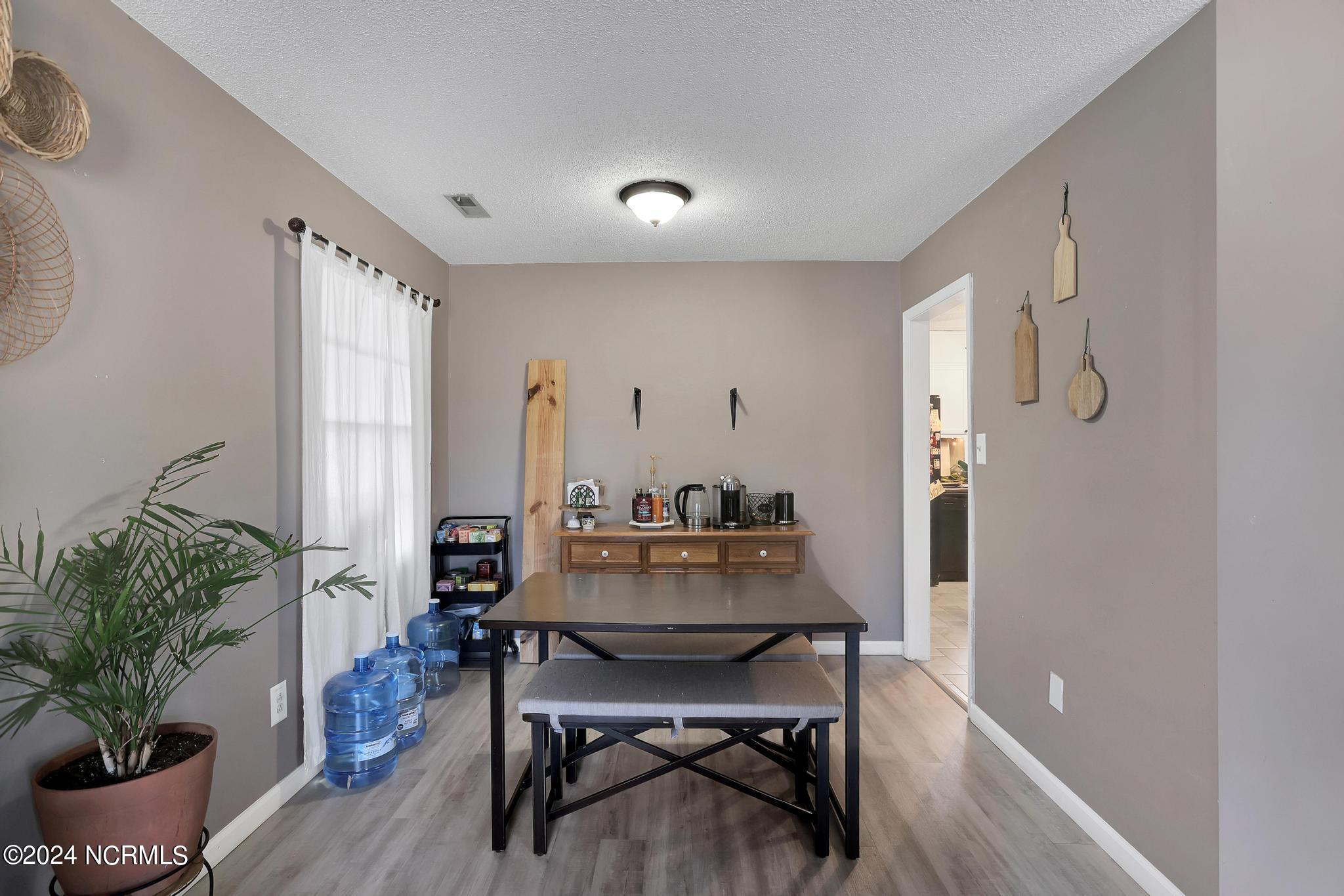 513 W Springhill Terrace