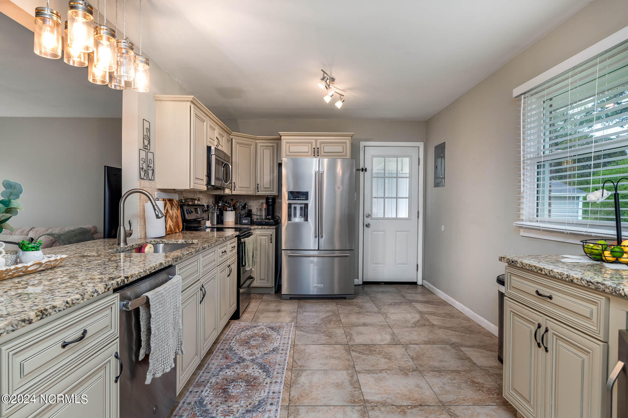 3635 Richlands Highway