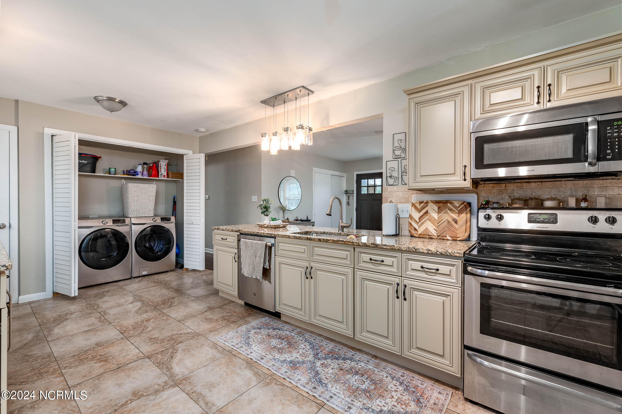 3635 Richlands Highway