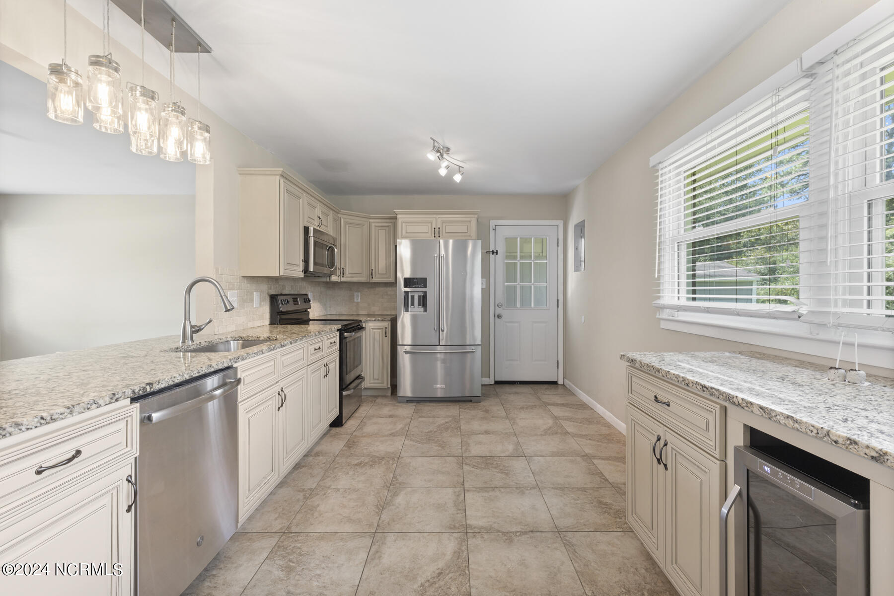 3635 Richlands Highway