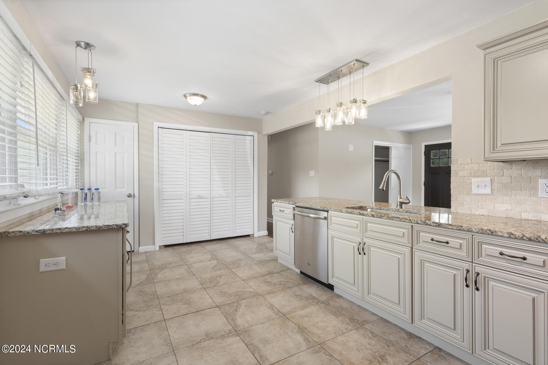 3635 Richlands Highway