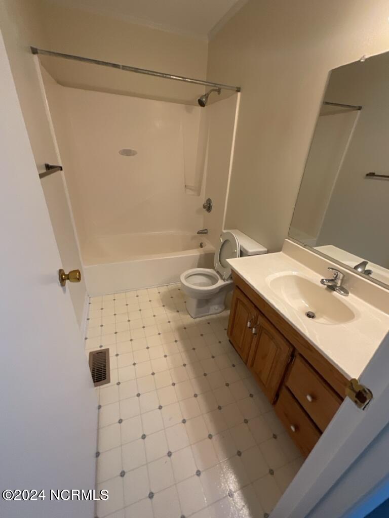 2701 Northwoods Drive