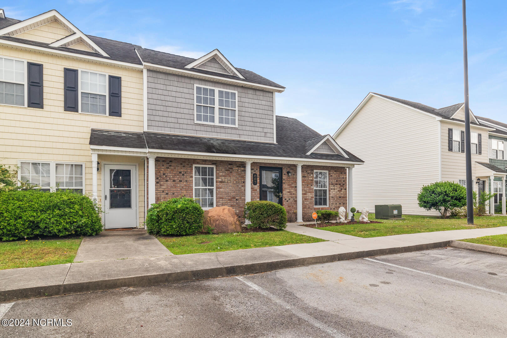 807 Springwood Drive