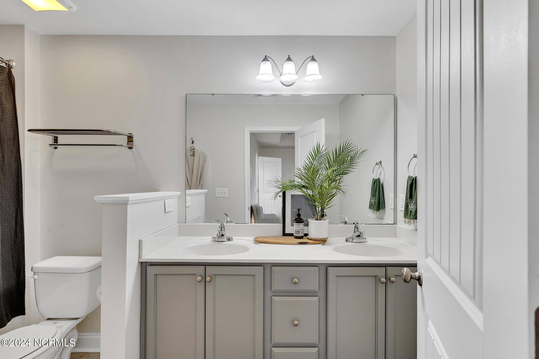 653 Hubert Boulevard