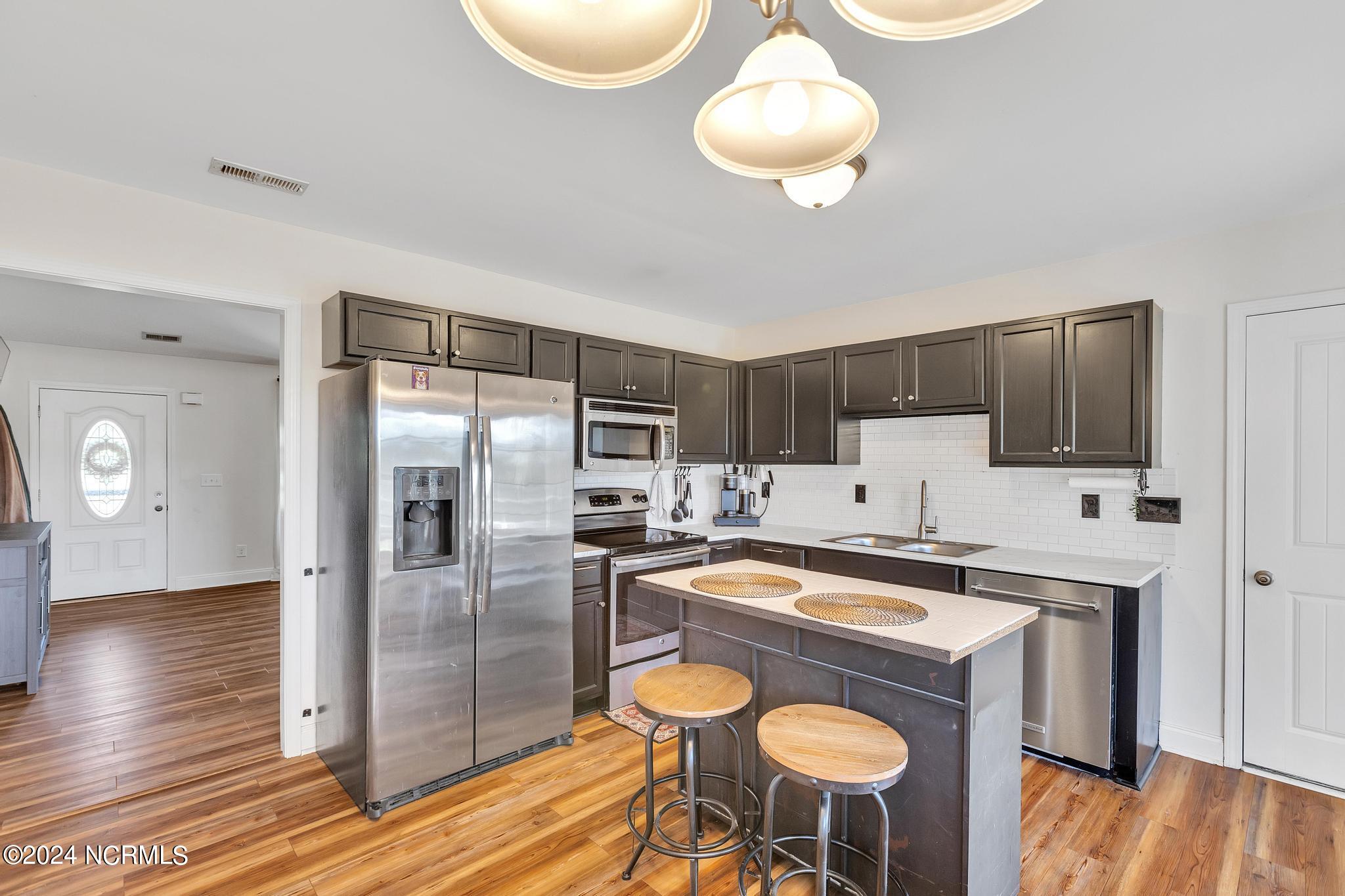 653 Hubert Boulevard