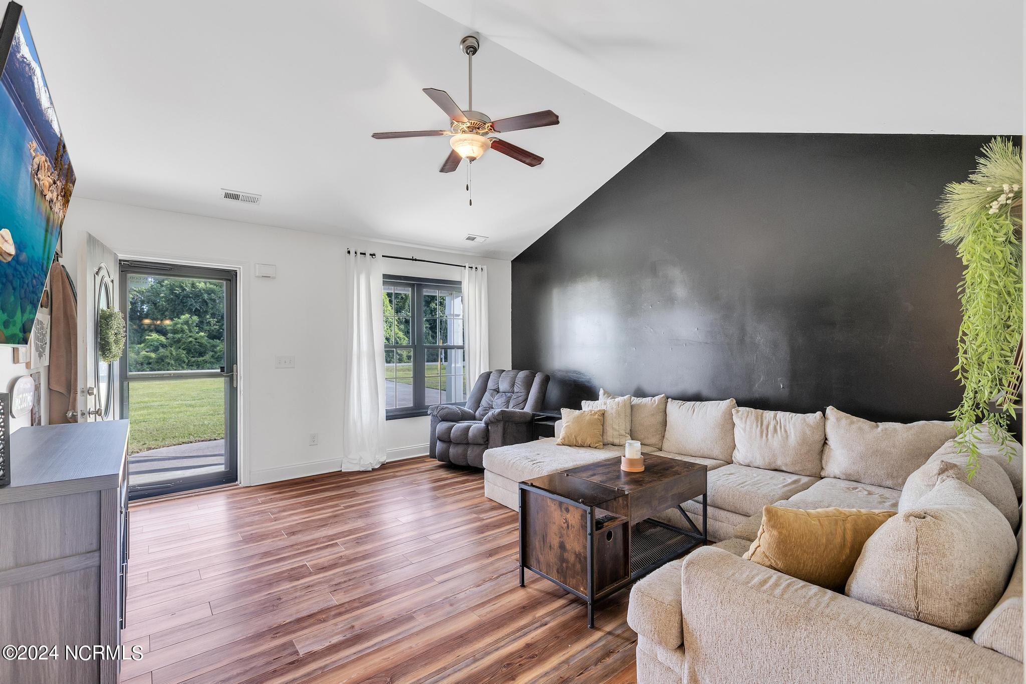 653 Hubert Boulevard