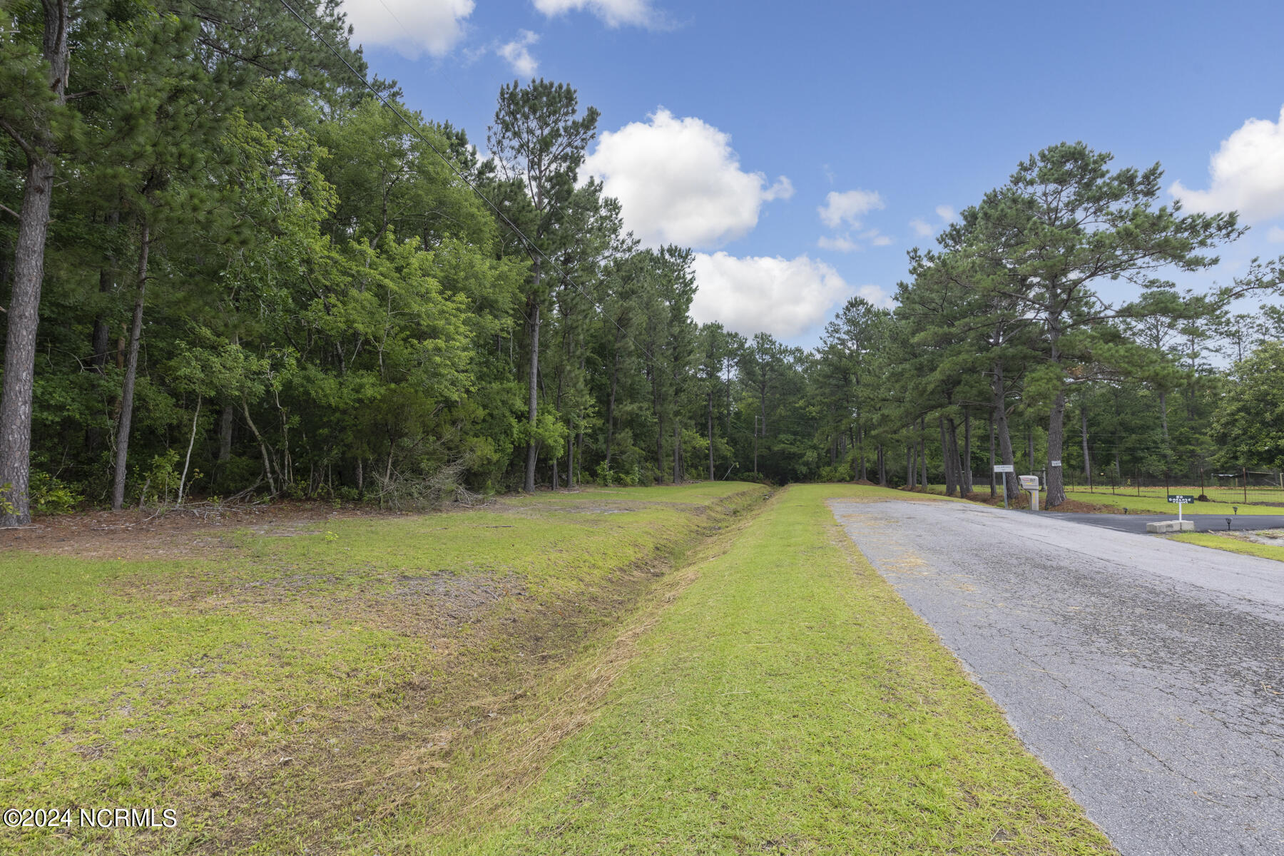 216 33 Meadow Lane E