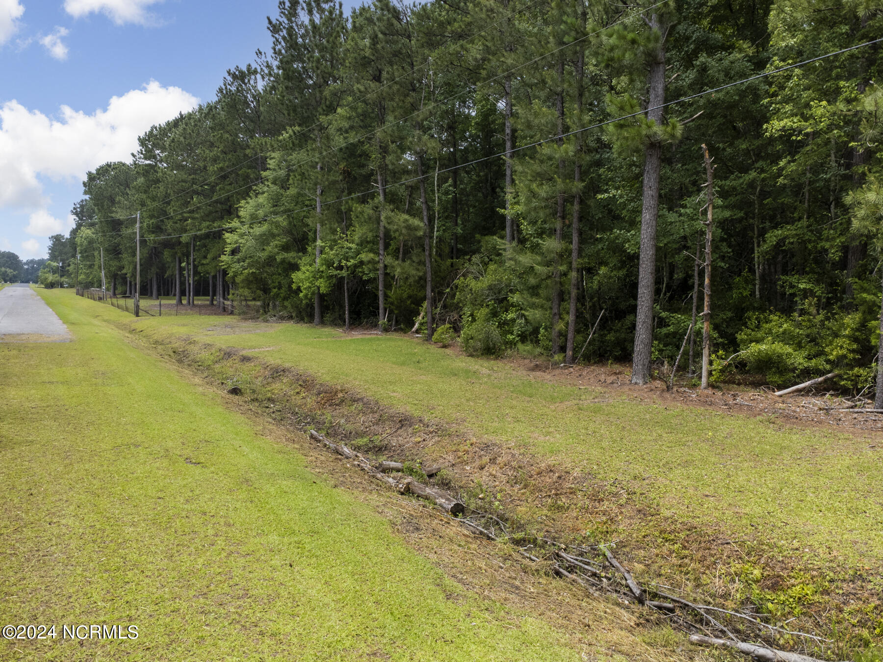 216 33 Meadow Lane E