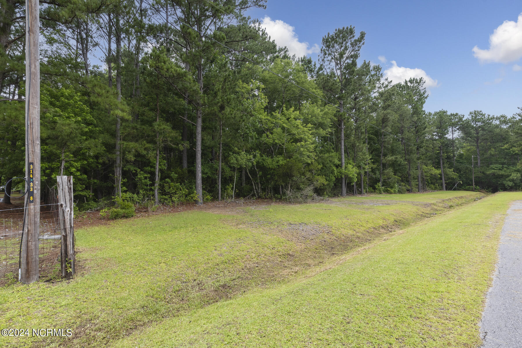 216 33 Meadow Lane E