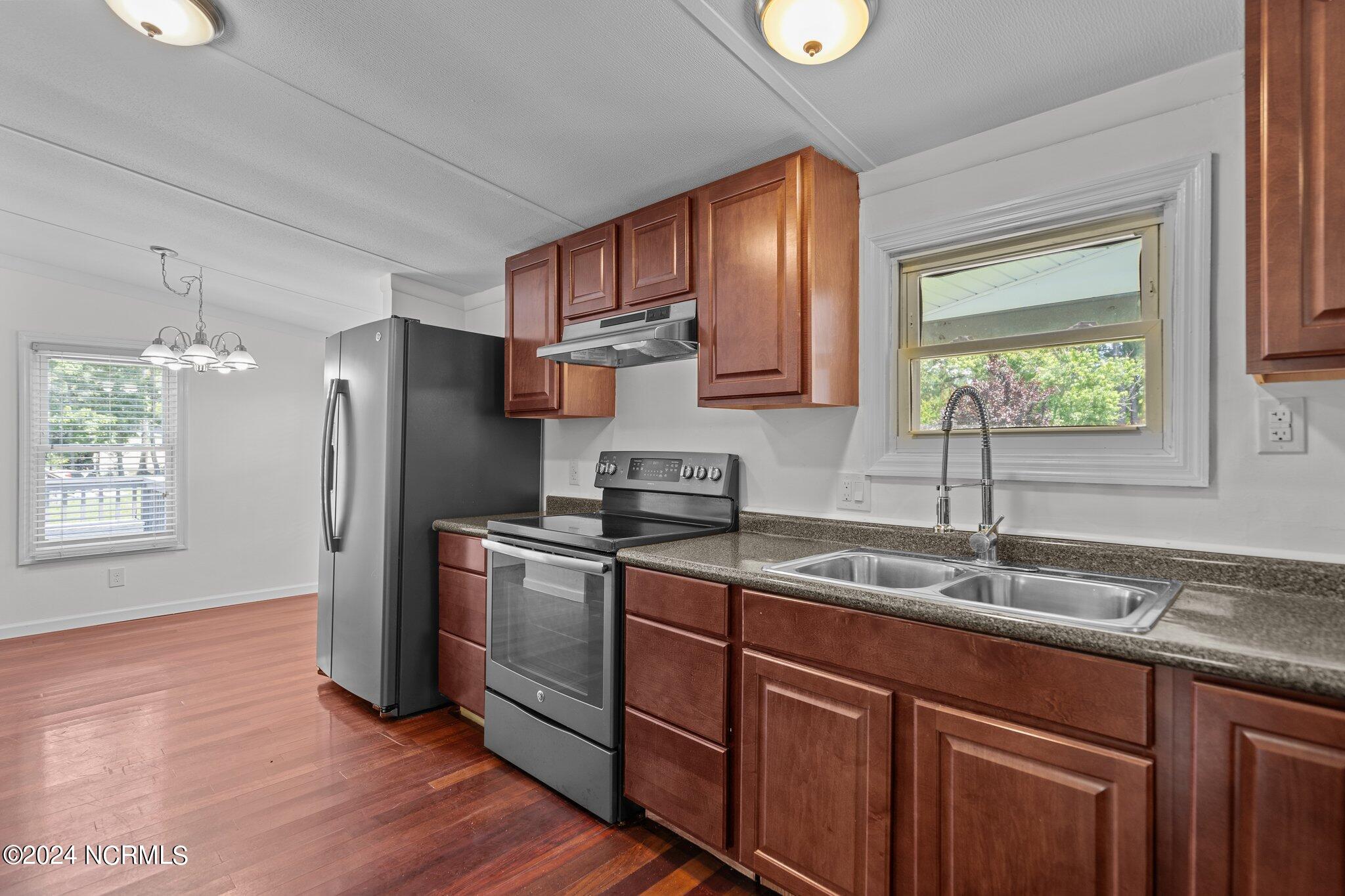 1009 Lake Shore Drive