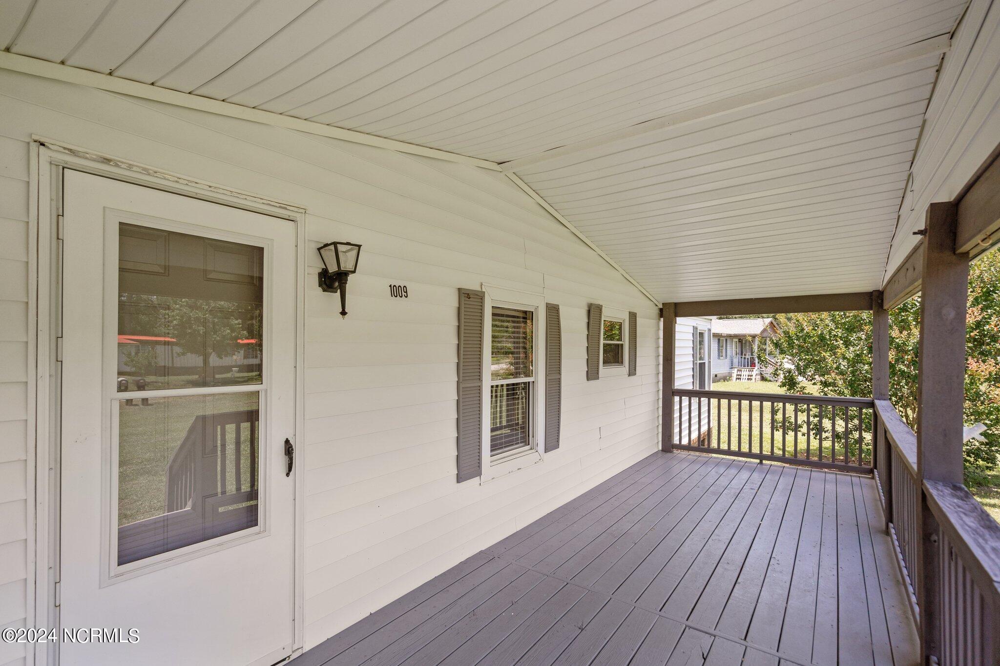 1009 Lake Shore Drive