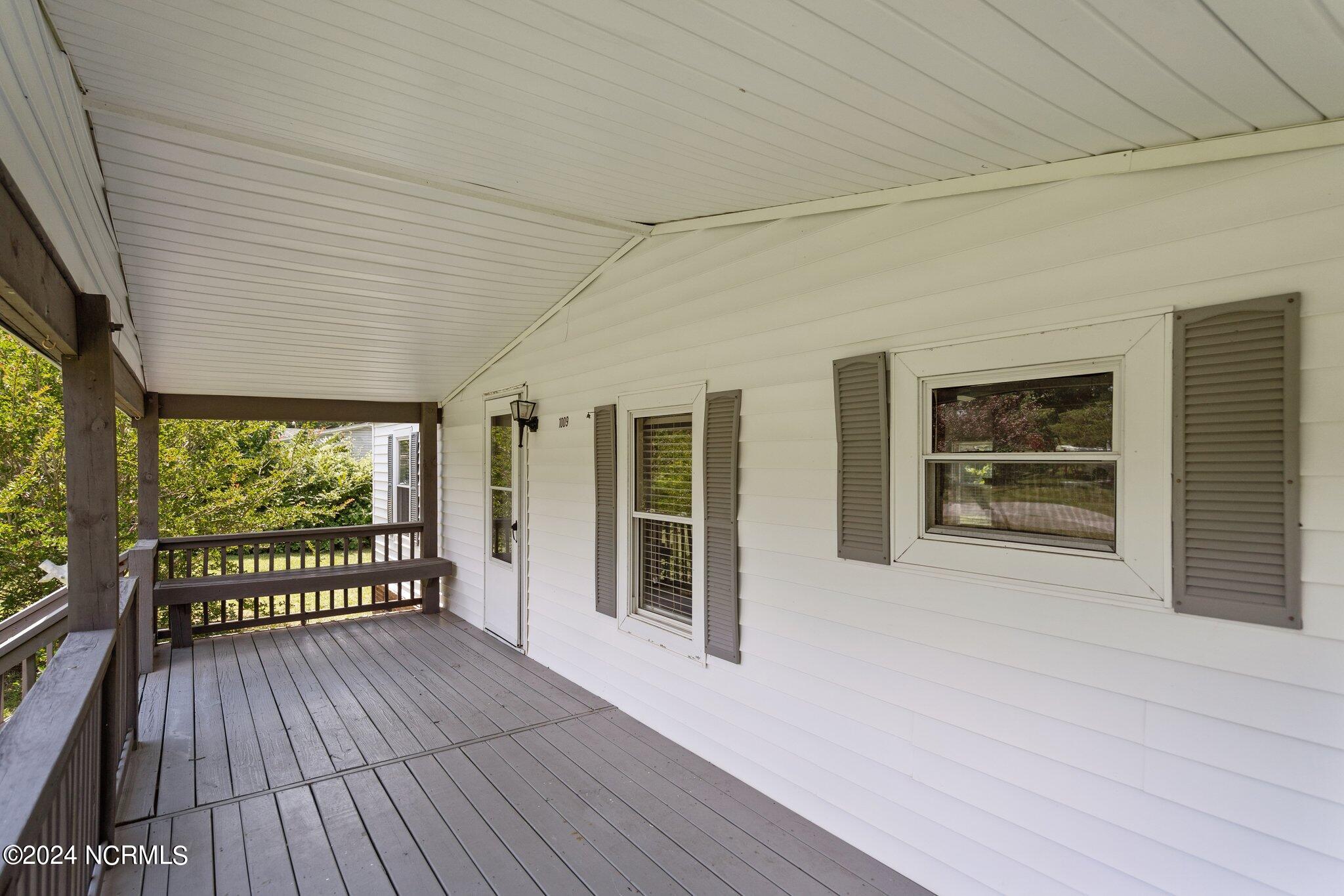 1009 Lake Shore Drive