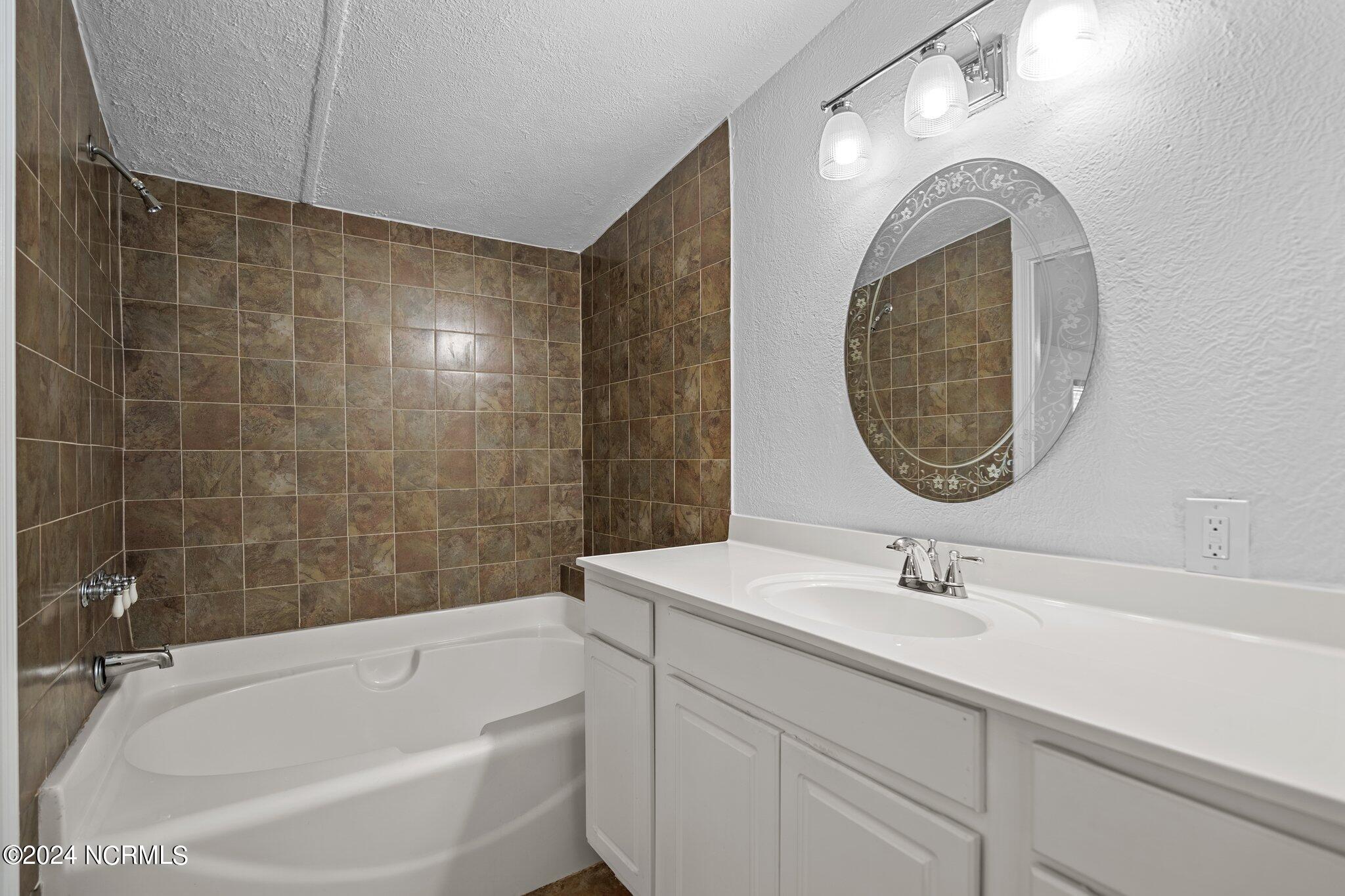 1009 Lake Shore Drive