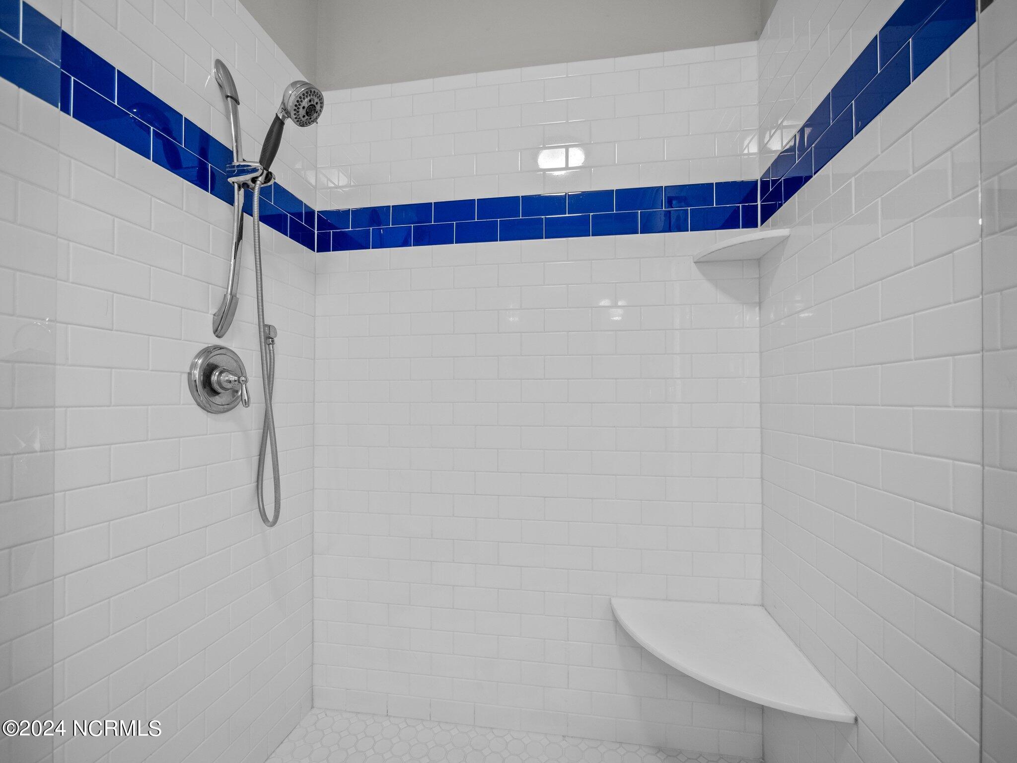 509 N New River Drive, B