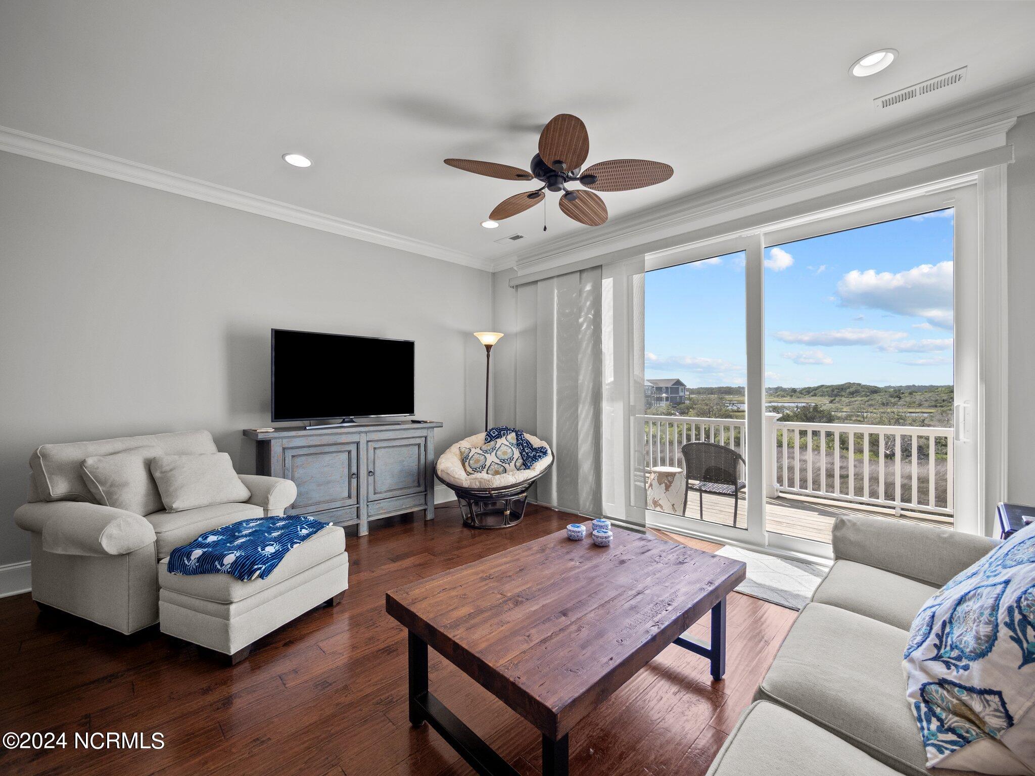 509 N New River Drive, B