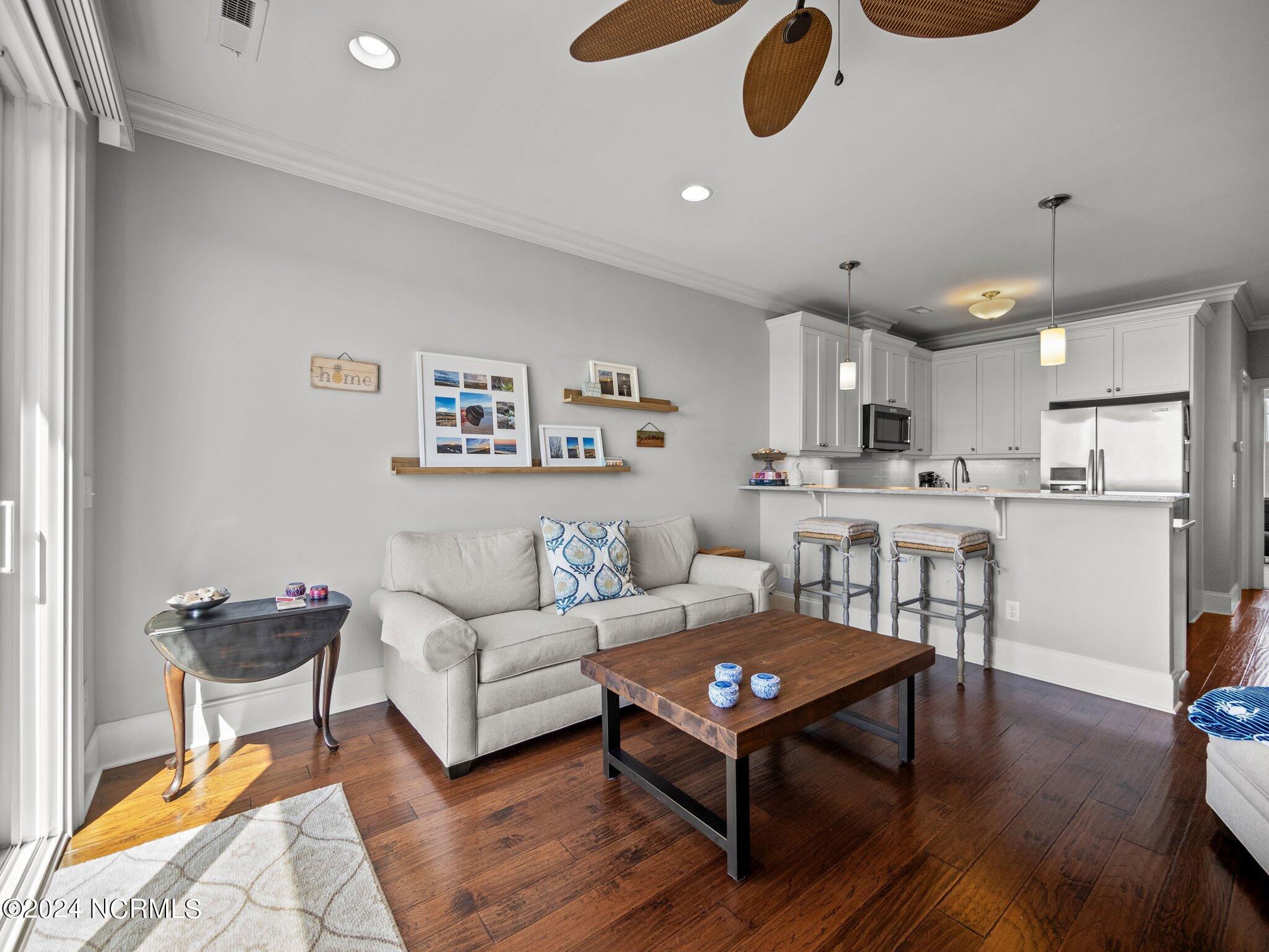 509 N New River Drive, B