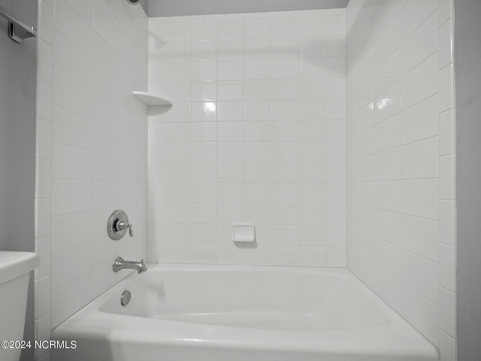 509 N New River Drive, B