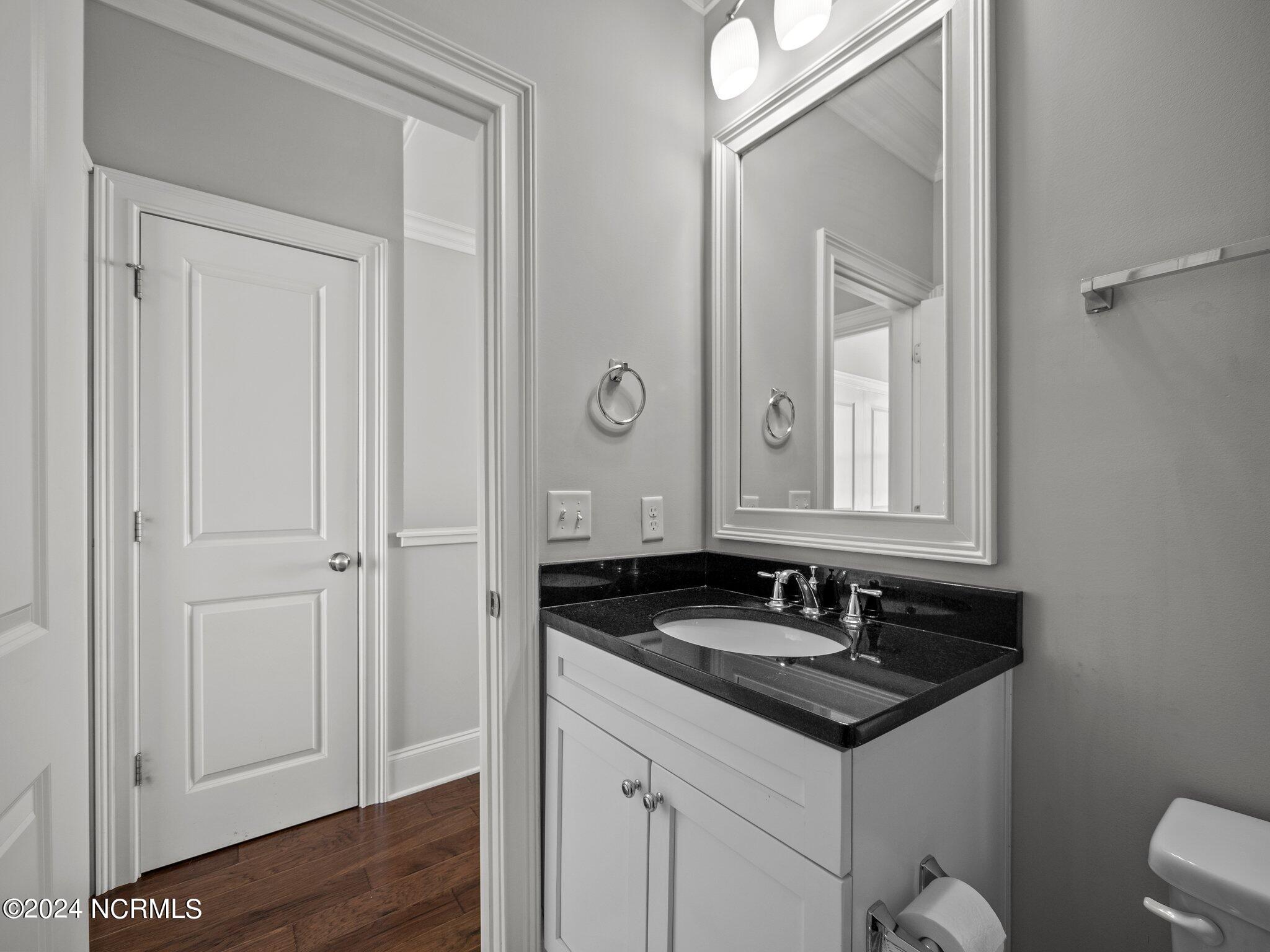 509 N New River Drive, B