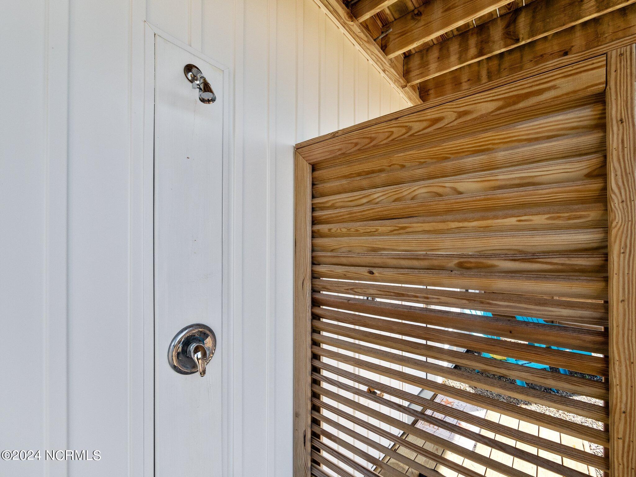 509 N New River Drive, B