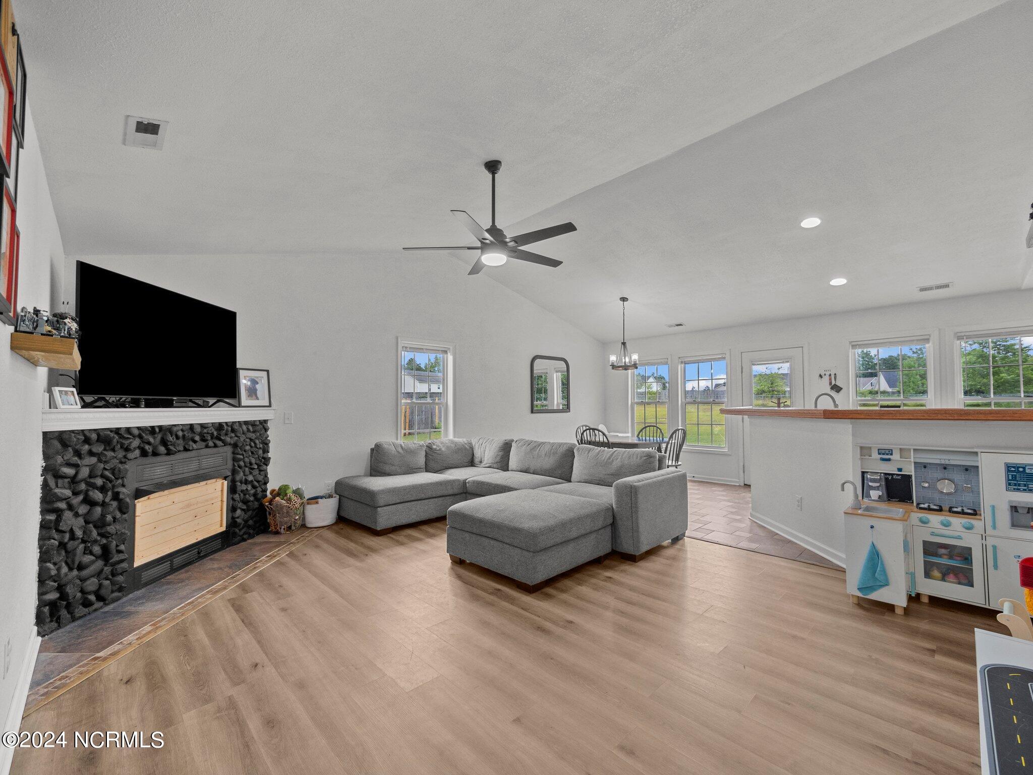 509 Southwest Ridge Drive