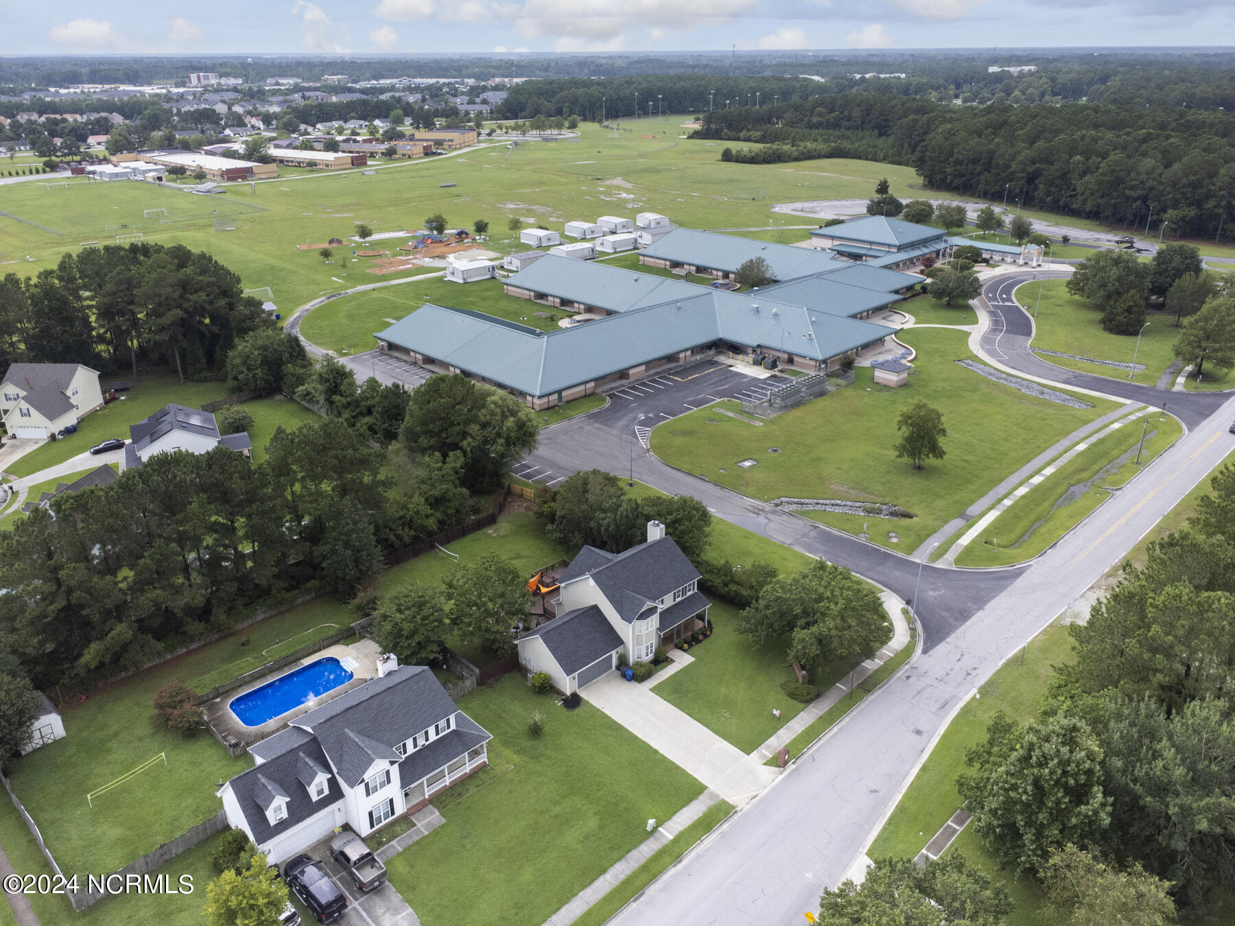 1035 Commons Drive N