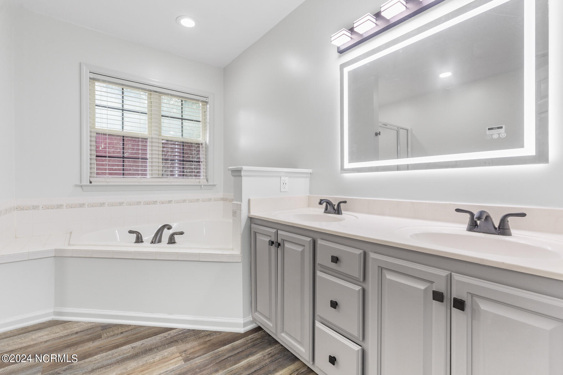 1035 Commons Drive N