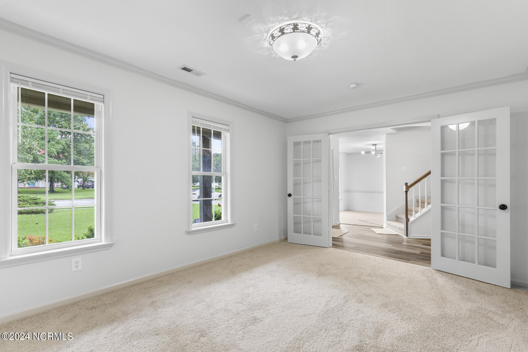 1035 Commons Drive N