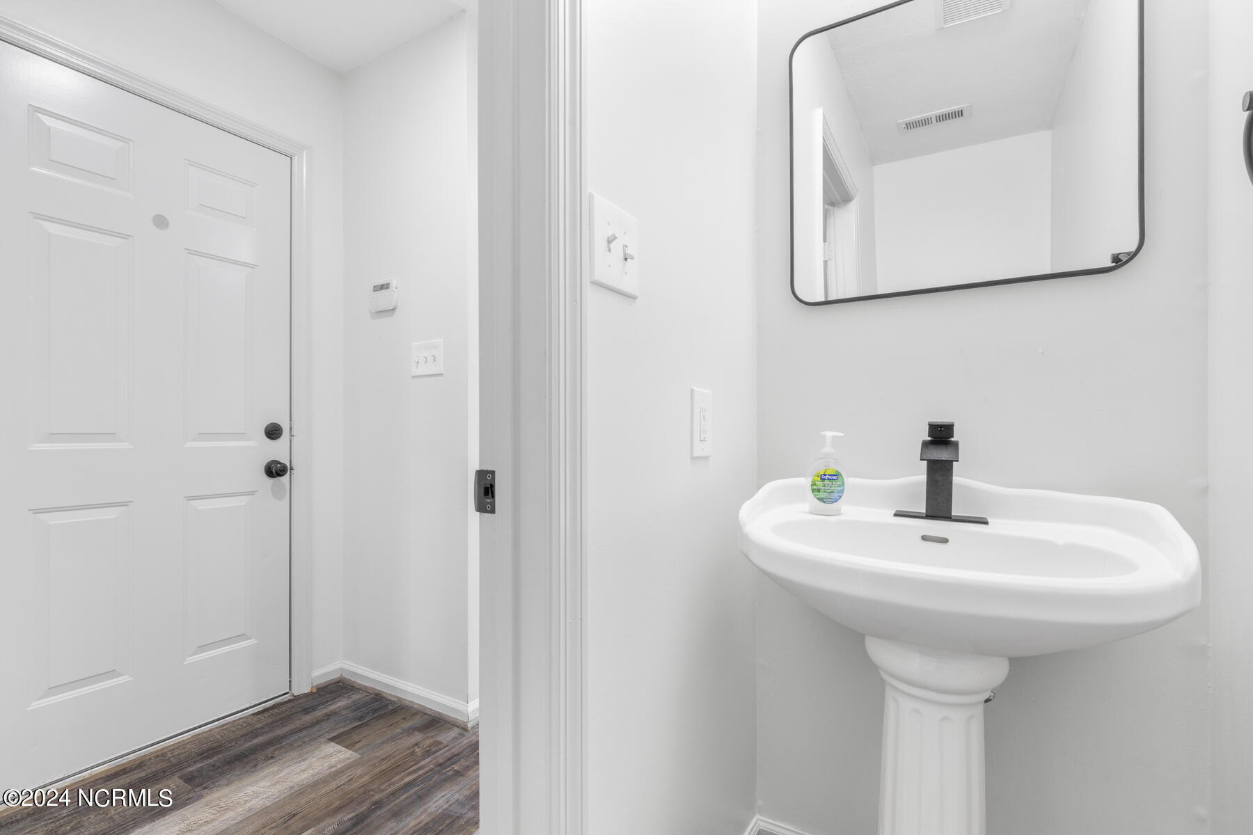 1035 Commons Drive N