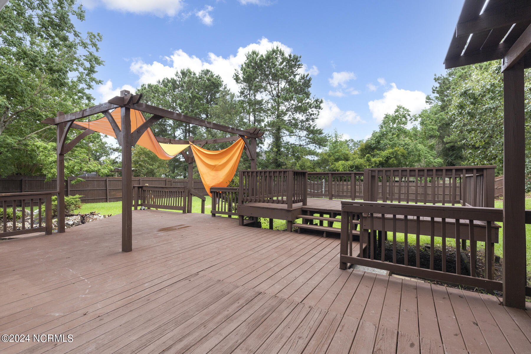 1035 Commons Drive N