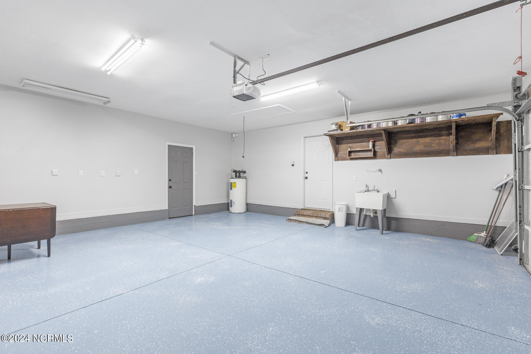 1035 Commons Drive N