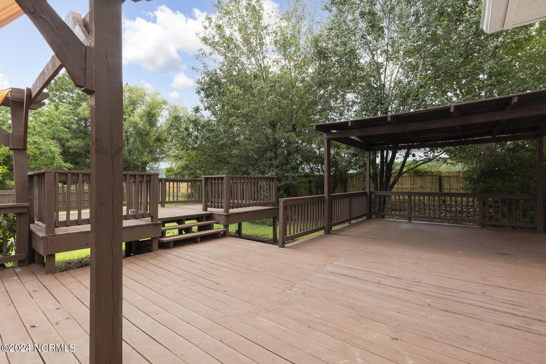 1035 Commons Drive N