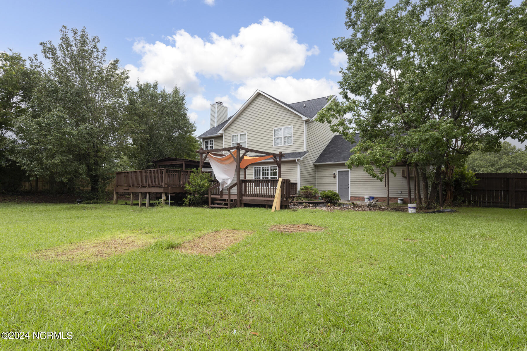 1035 Commons Drive N