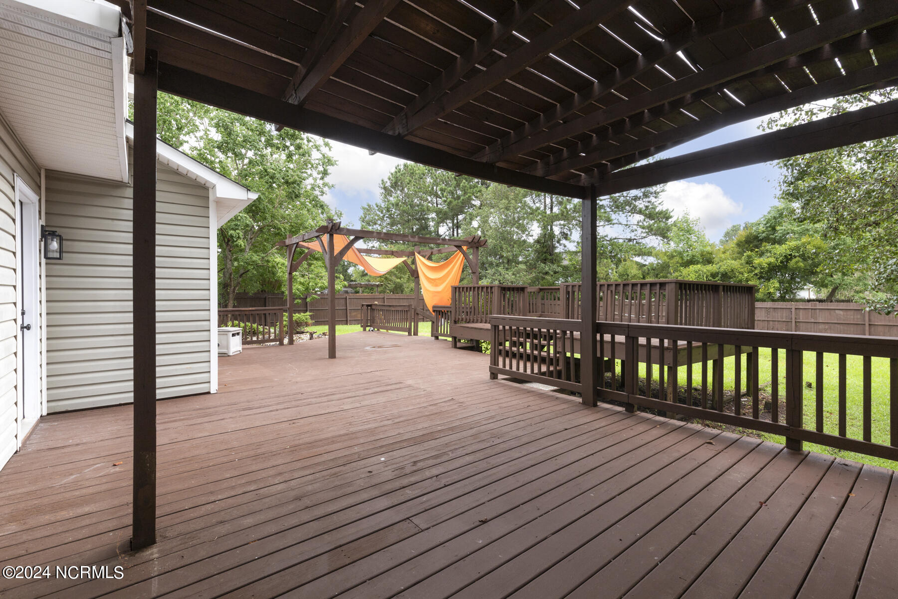 1035 Commons Drive N