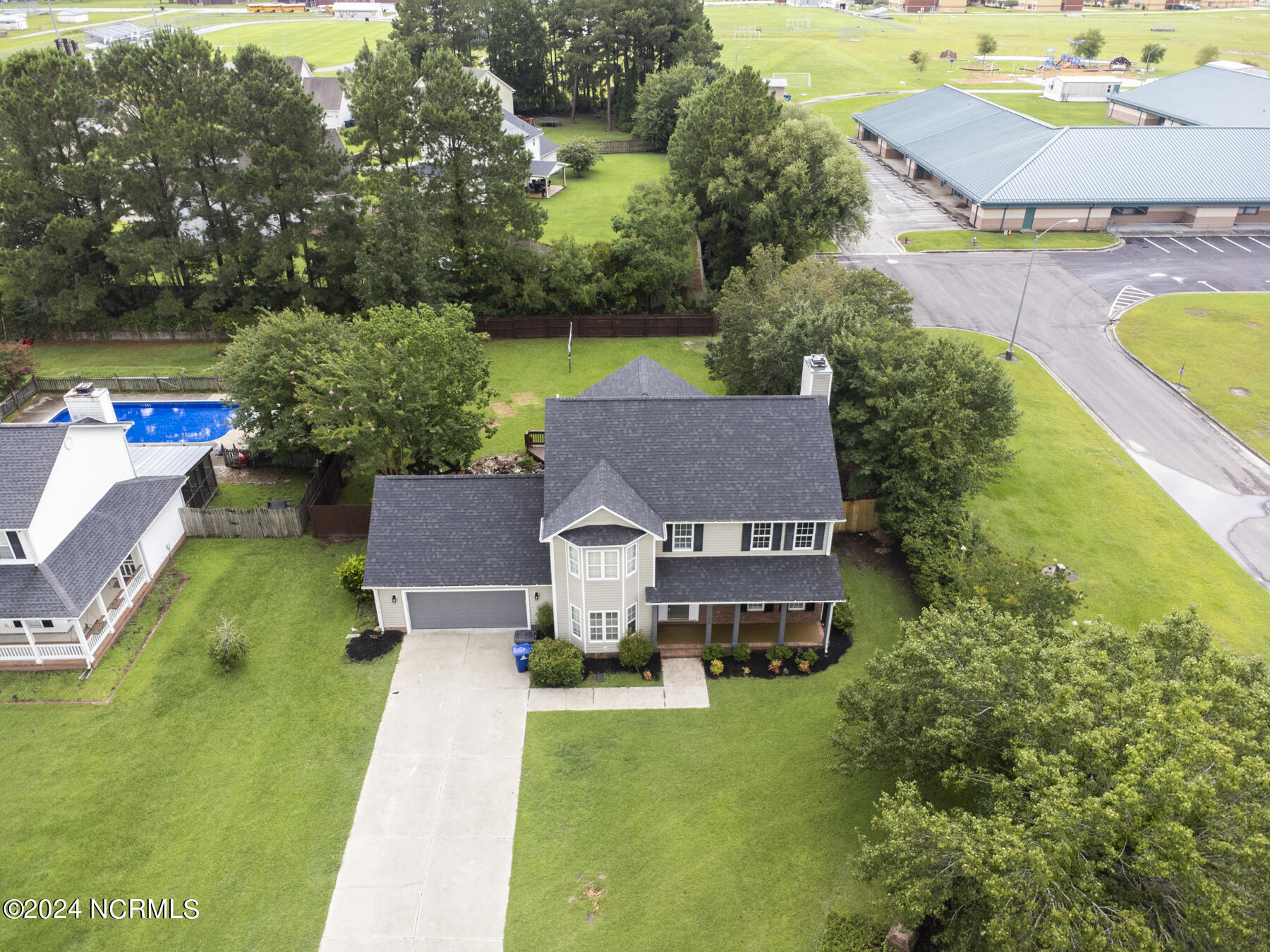 1035 Commons Drive N