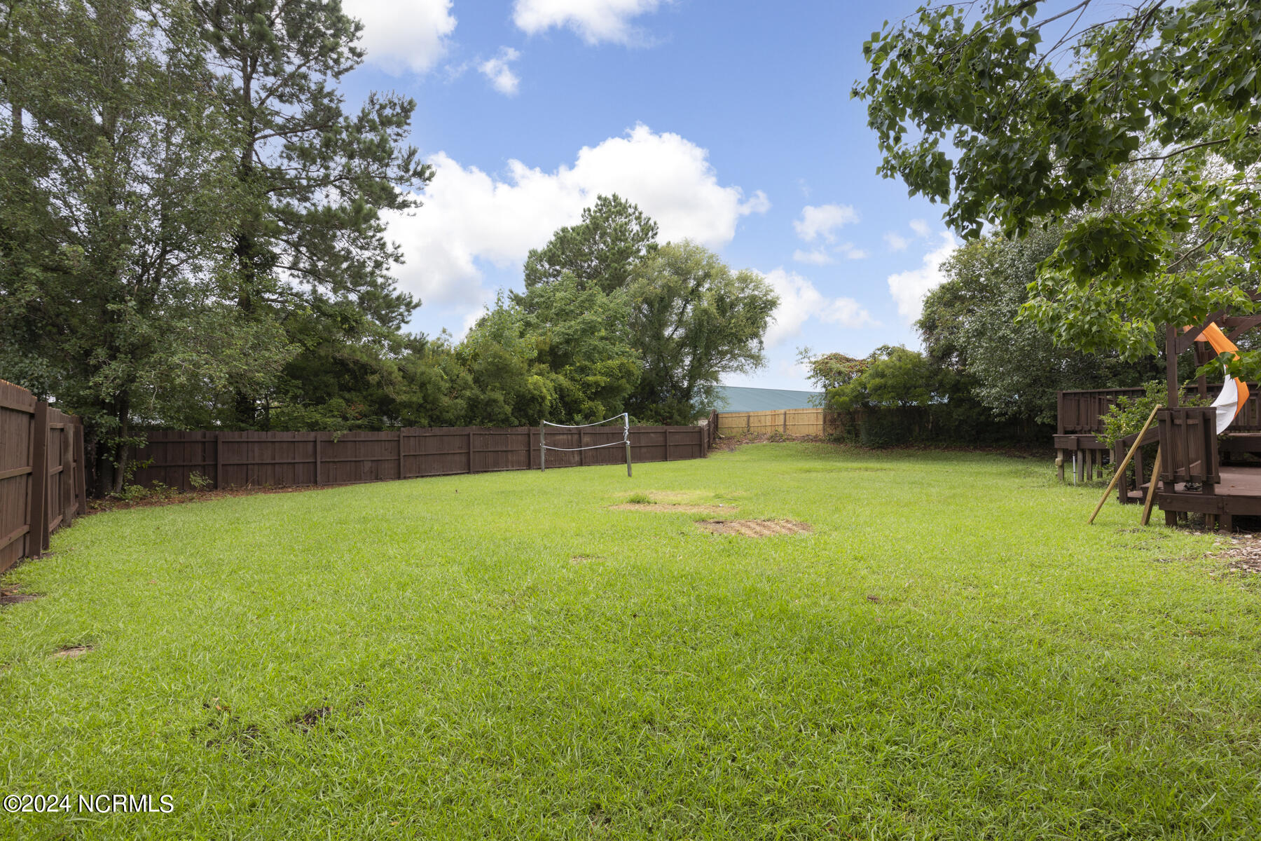 1035 Commons Drive N