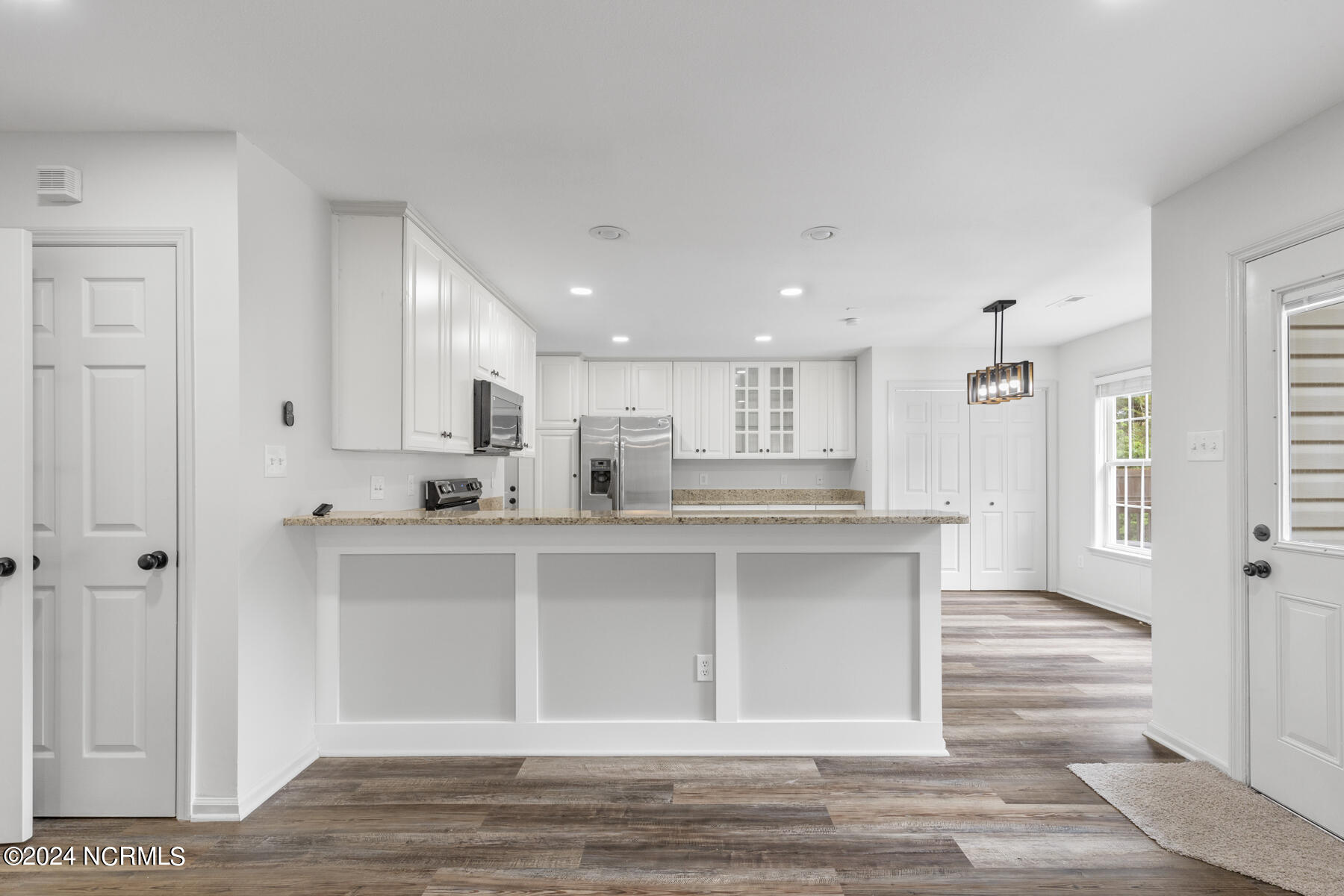 1035 Commons Drive N