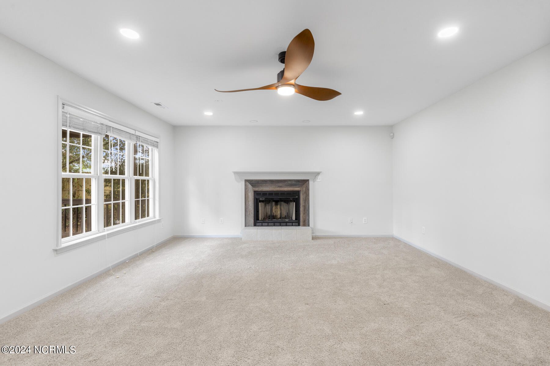 1035 Commons Drive N