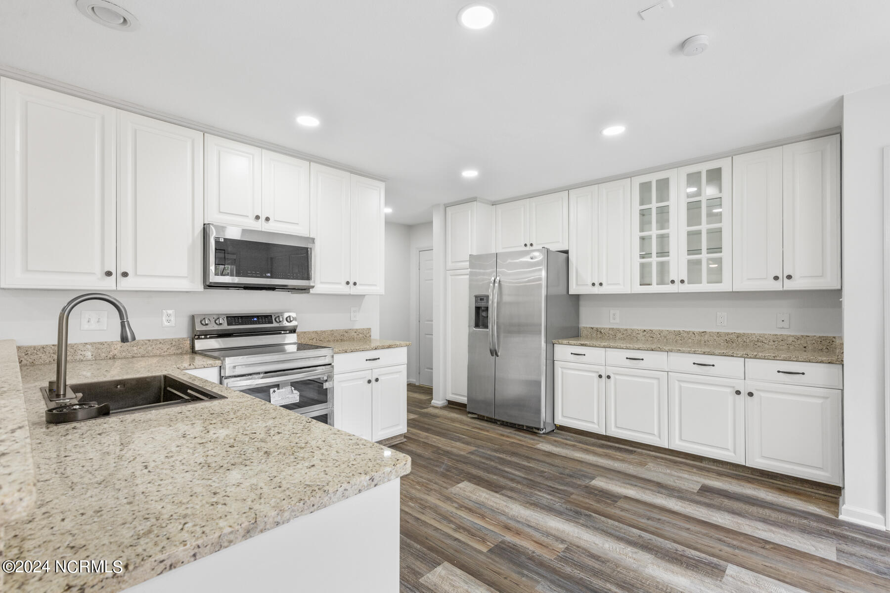 1035 Commons Drive N