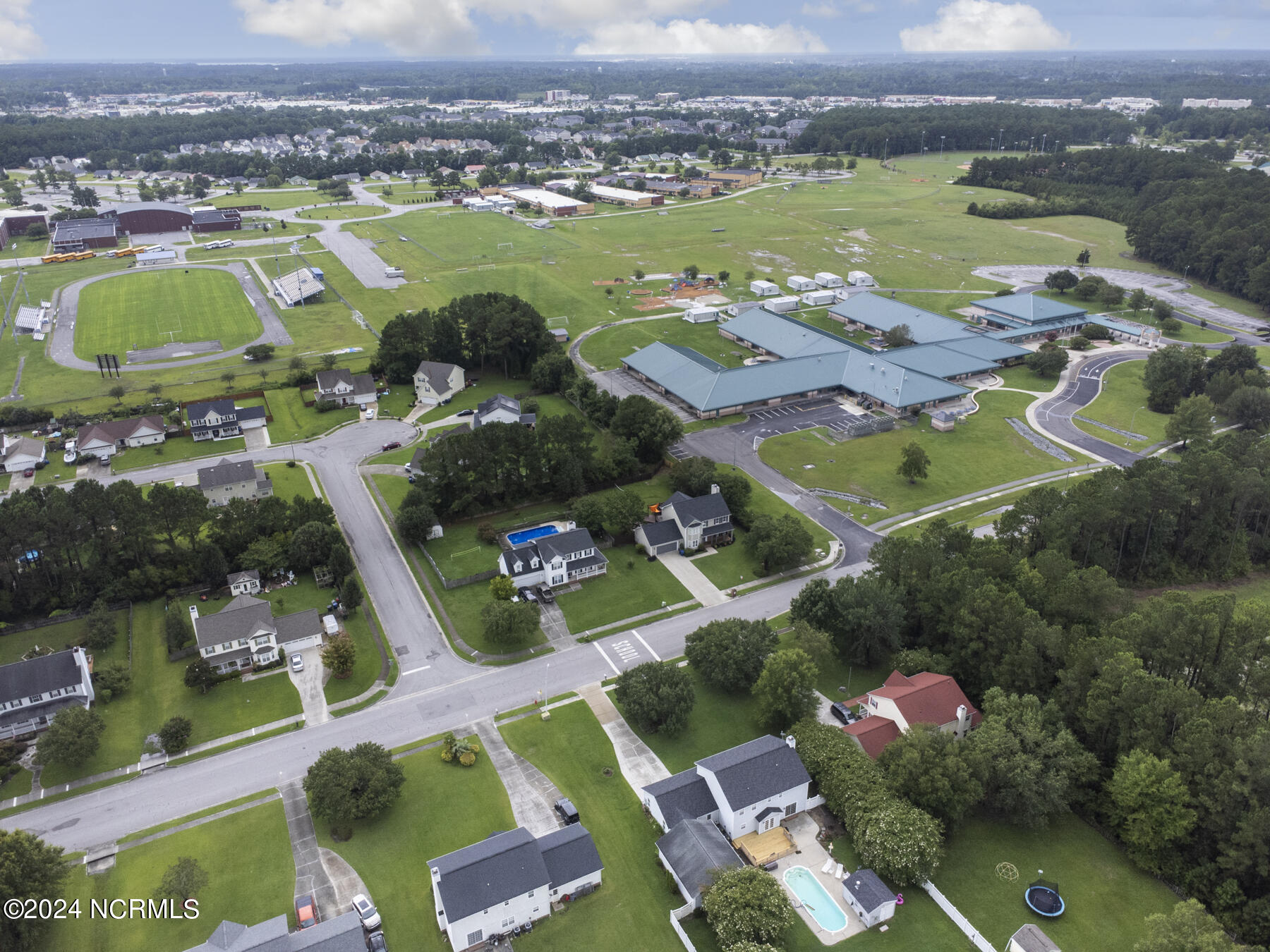 1035 Commons Drive N