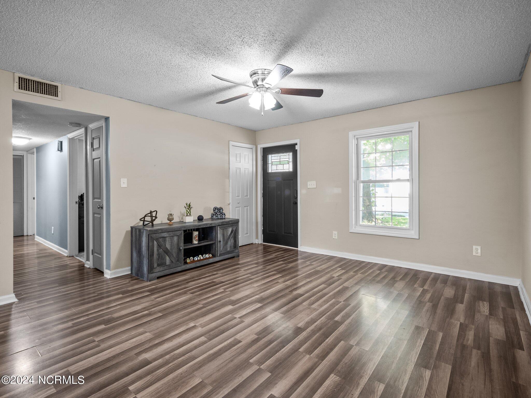 11 Lakewood Court