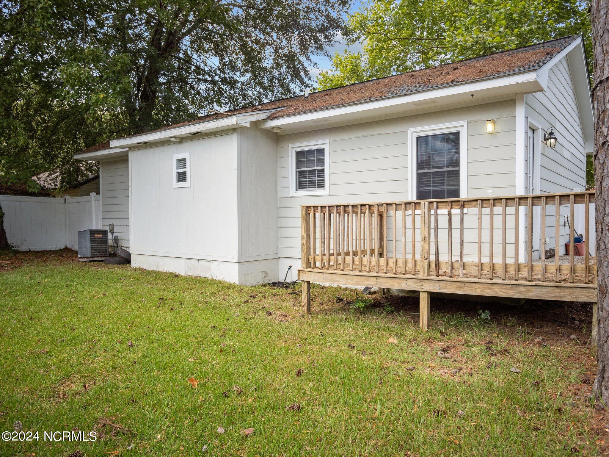 11 Lakewood Court
