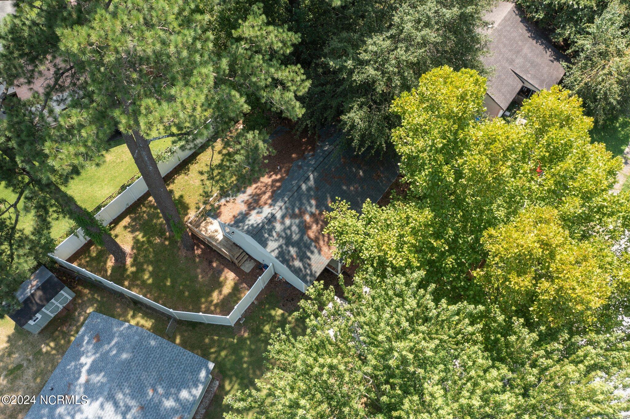 11 Lakewood Court