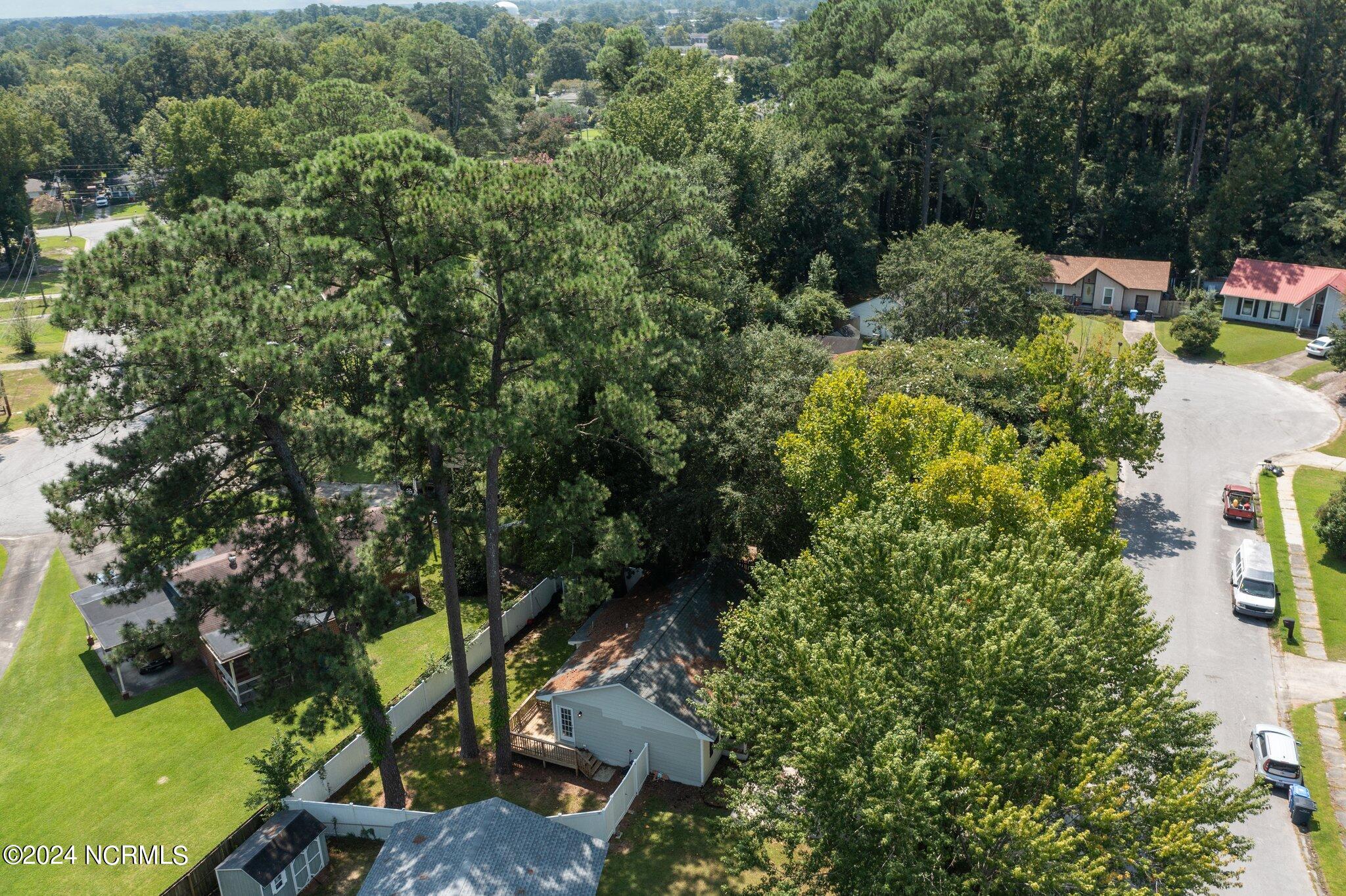 11 Lakewood Court