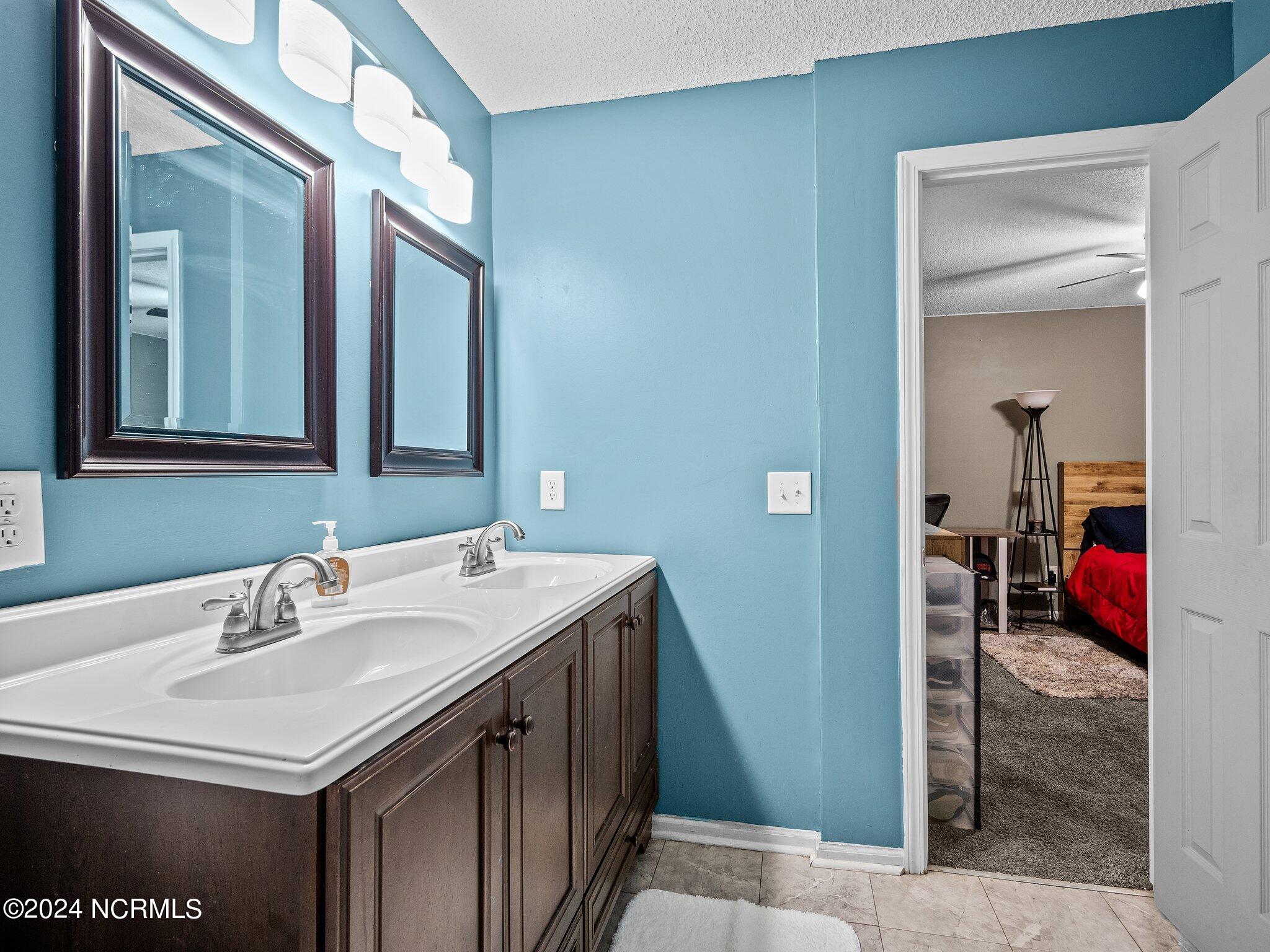 11 Lakewood Court