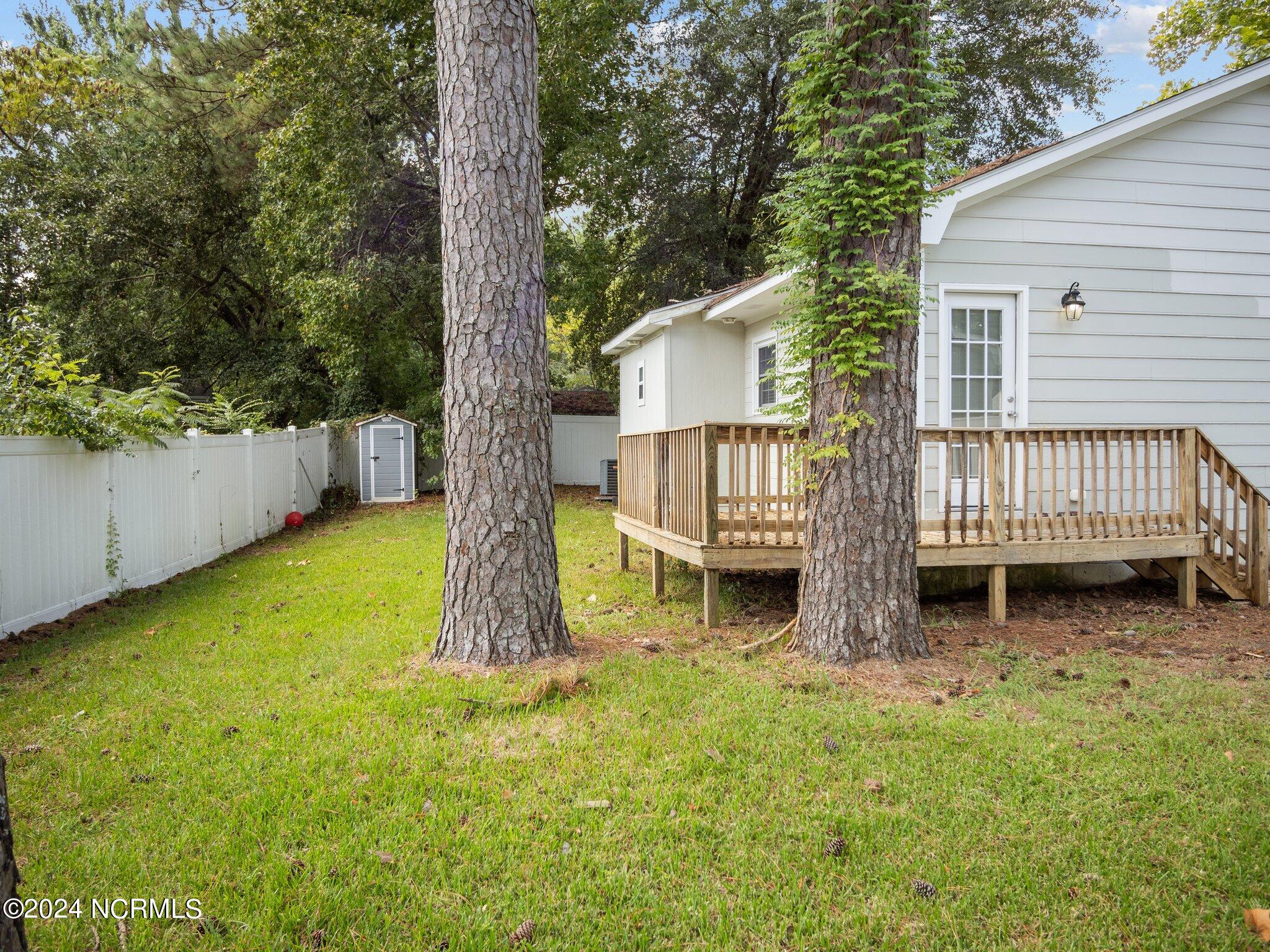 11 Lakewood Court