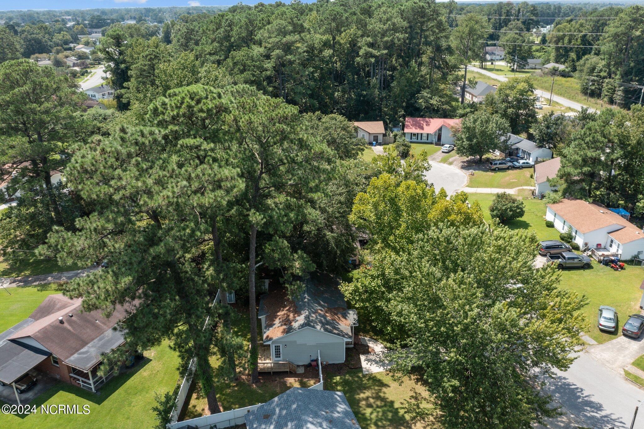 11 Lakewood Court