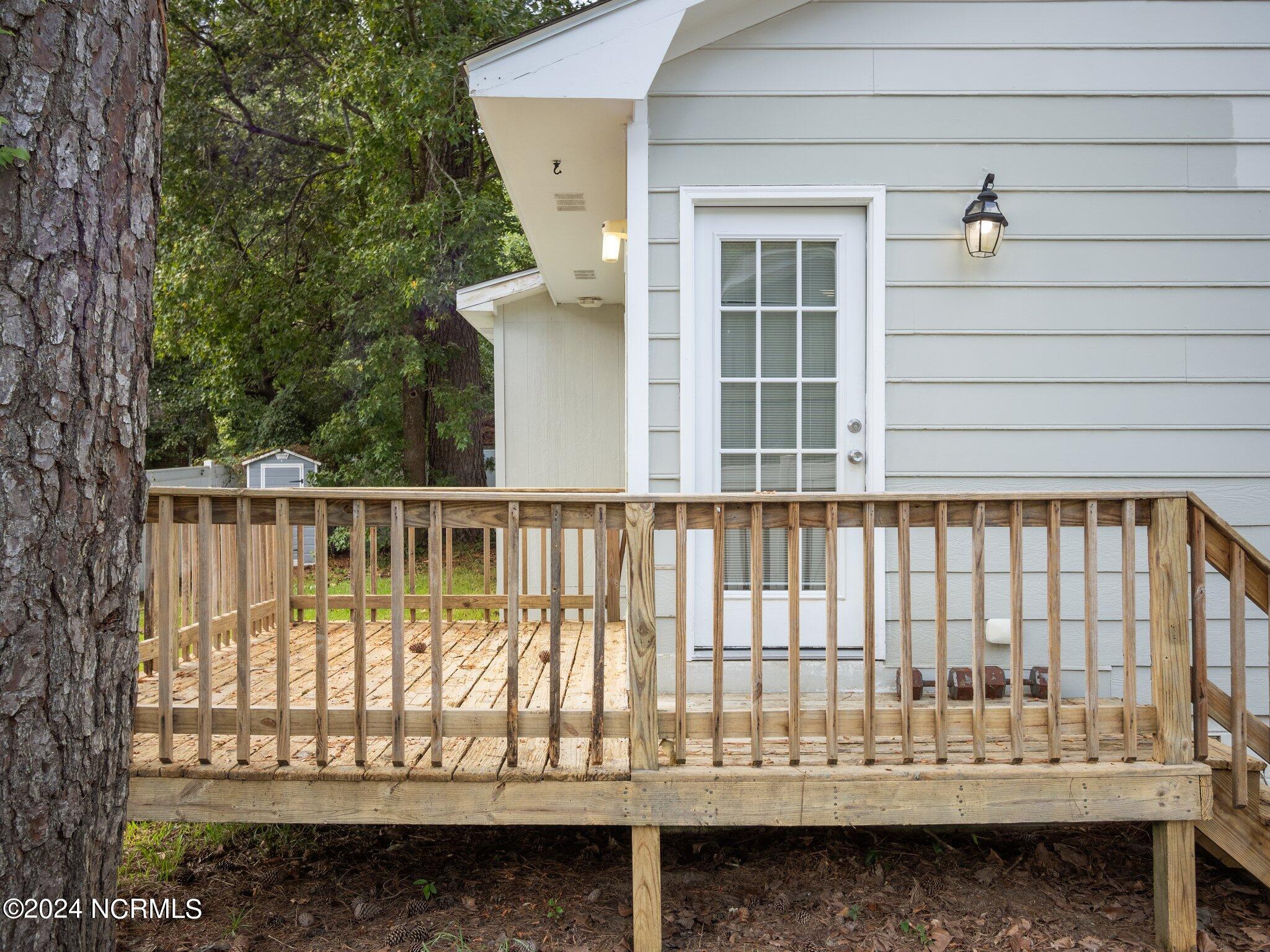 11 Lakewood Court