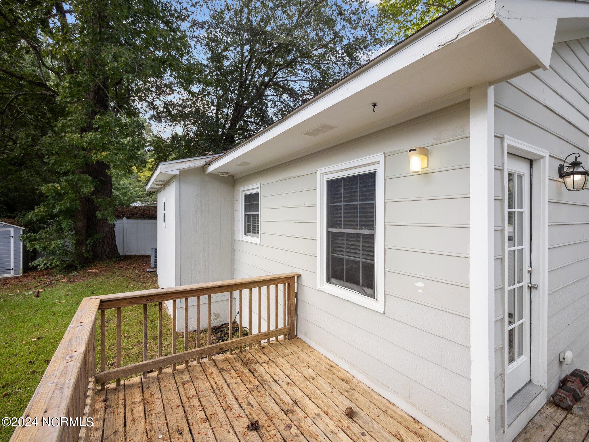 11 Lakewood Court