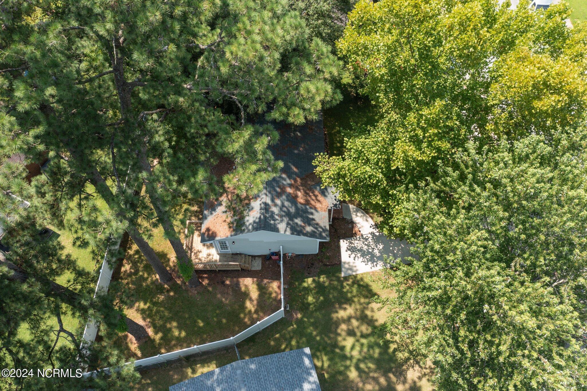 11 Lakewood Court